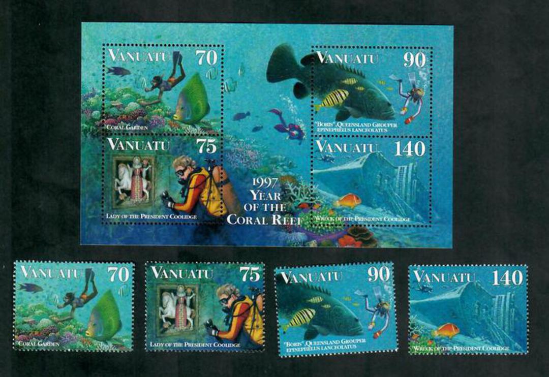 VANUATU 1997 Diving. Set of 4 and miniature sheet. - 50913 - UHM image 0
