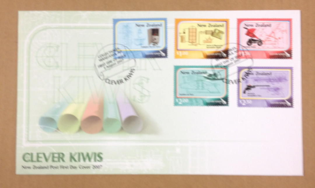 NEW ZEALAND 2007 Clever Kiwis. Set of 5 on first day cover. - 522136 - FDC image 0
