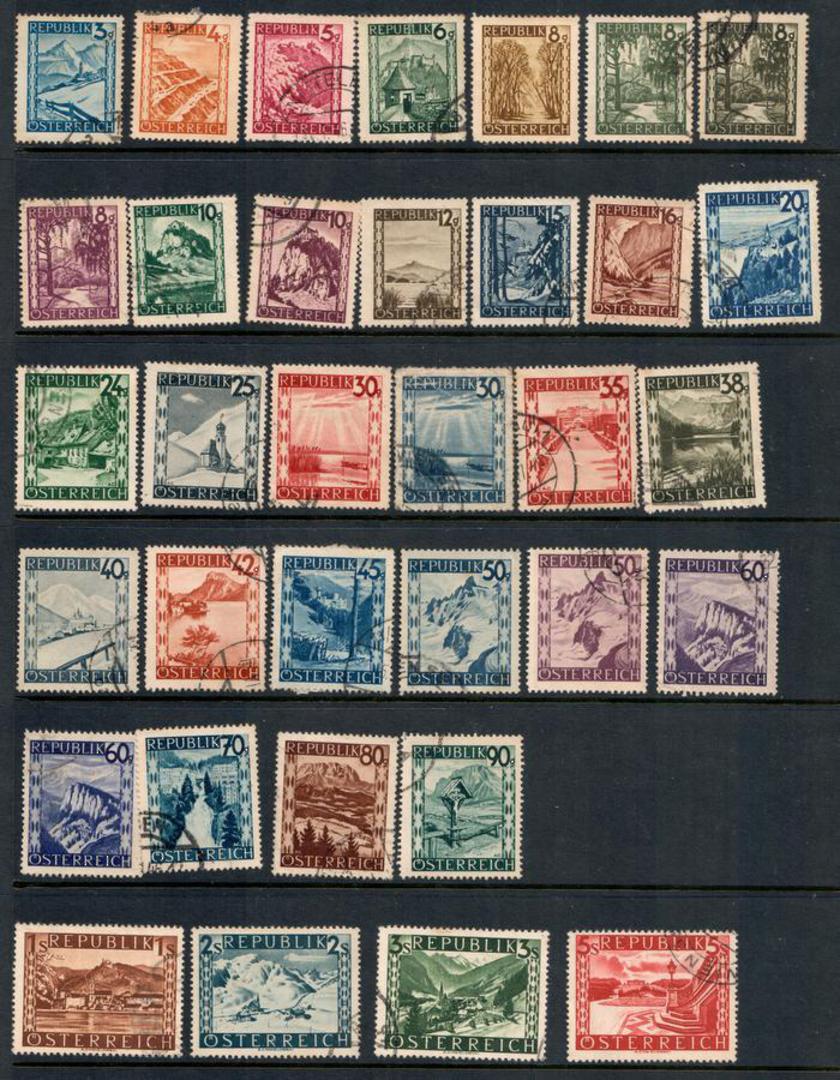 AUSTRIA 1945 Definitives. Set of 33. Two shades of SG 929. - 53684 - FU image 0