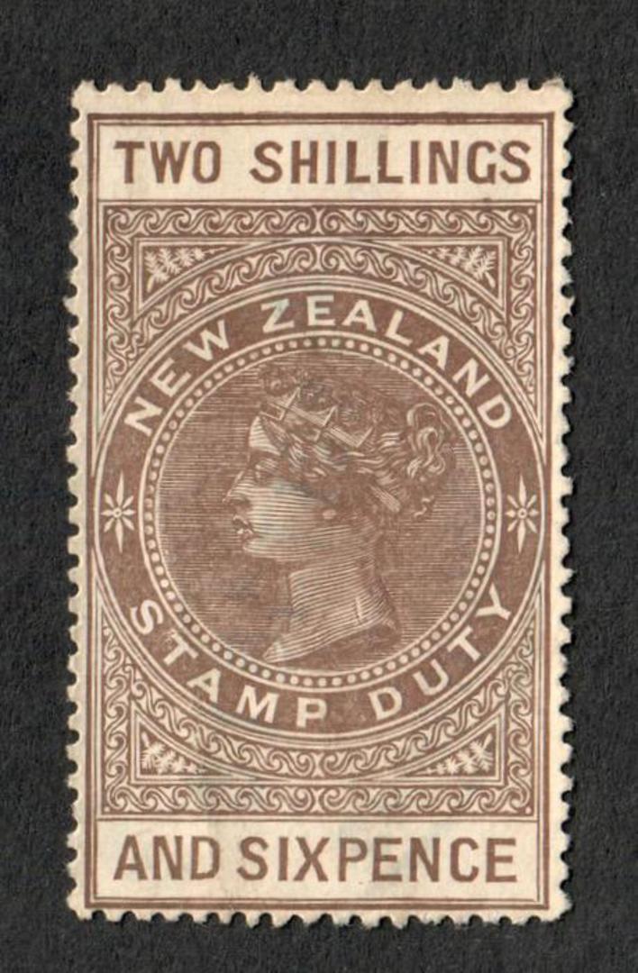 NEW ZEALAND 1882 Long Type Postal Fiscal 2/6 Brown. Screwdriver flaw on neck. - 4118 - MNG image 0