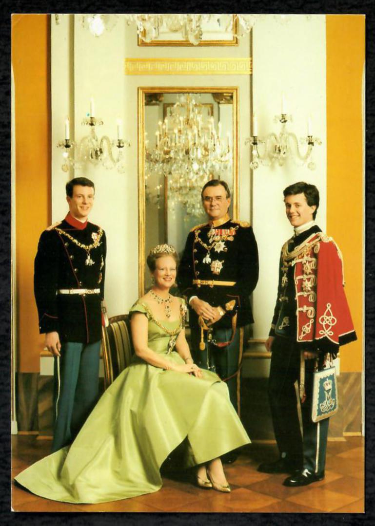 DENMARK Modern Coloured Postcard of the Royal Family. - 444911 - Postcard image 0