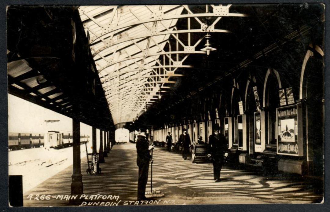 DUNEDIN Railway Station Main Platform. Real Photograph - 240560 - Postcard image 0