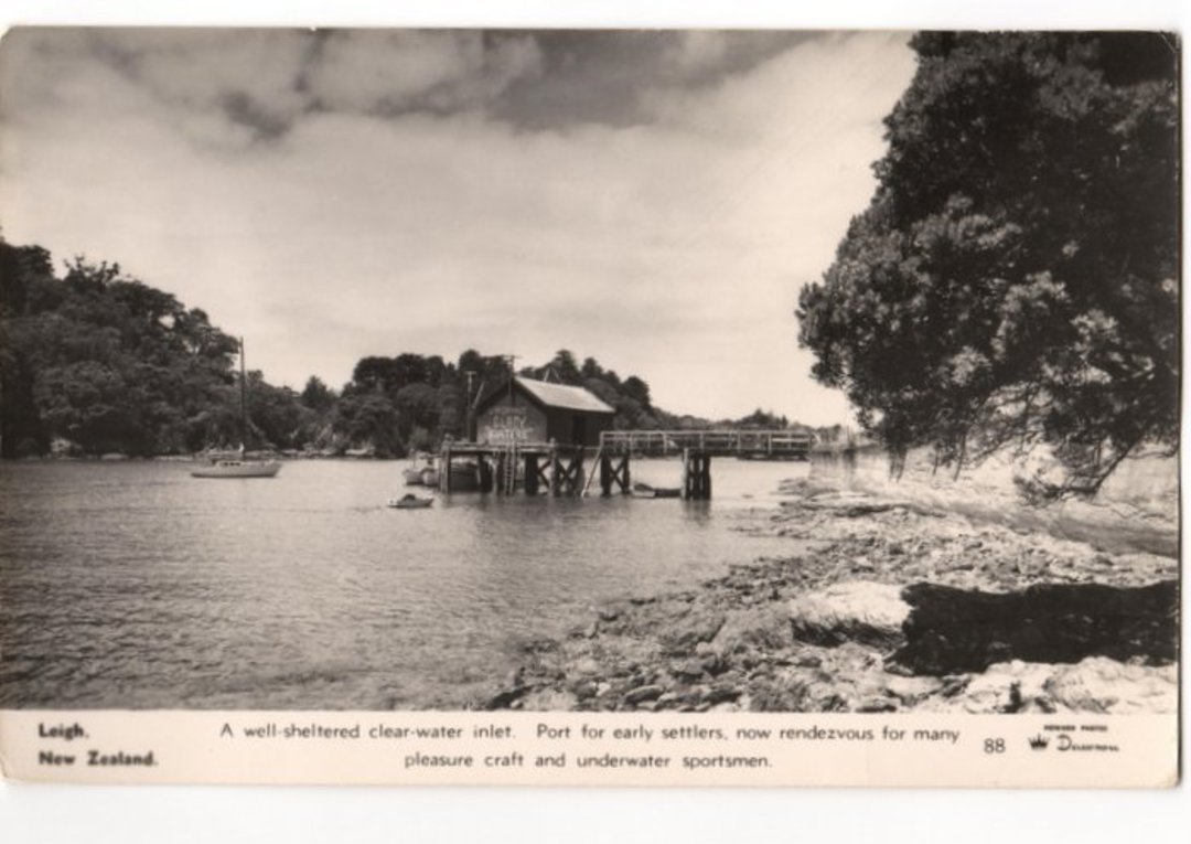 Real Photograph by Dawson of Leigh. Published by My Bonnie Studios Ltd 58 Clevedon Road Papakura. - 45130 - Postcard image 0