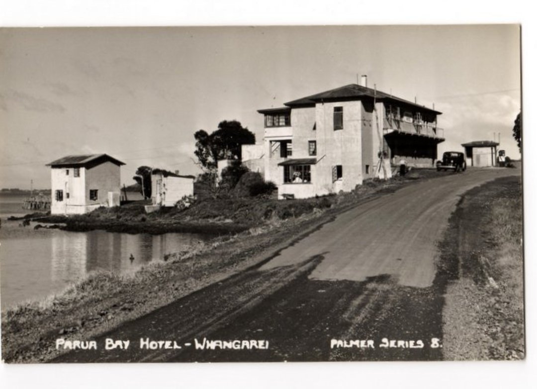 Real Photograph by T G Palmer & Son of Parua Bay Hotel Whangarei. - 44902 - image 0