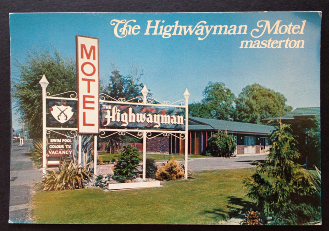 Modern Coloured Postcard by Logan of The Highwayman Motel Masterton. - 442167 - Postcard image 0