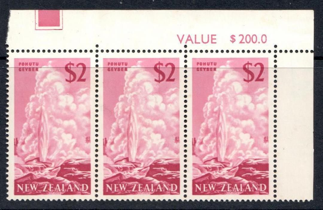 NEW ZEALAND 1967 Pictorial $2. Strip of 3. Top corner. - 79415 - UHM image 0