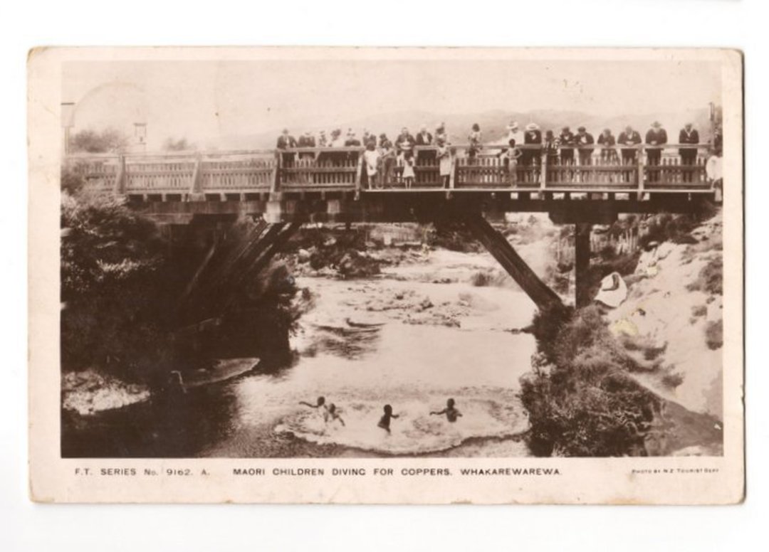 Real Photograph of Maori Children diving for Pennies. - 245938 - Postcard image 0