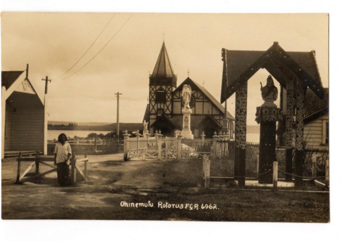 Real Photograph by Radcliffe of Ohinemutu Rotorua. - 246099 - Postcard image 0