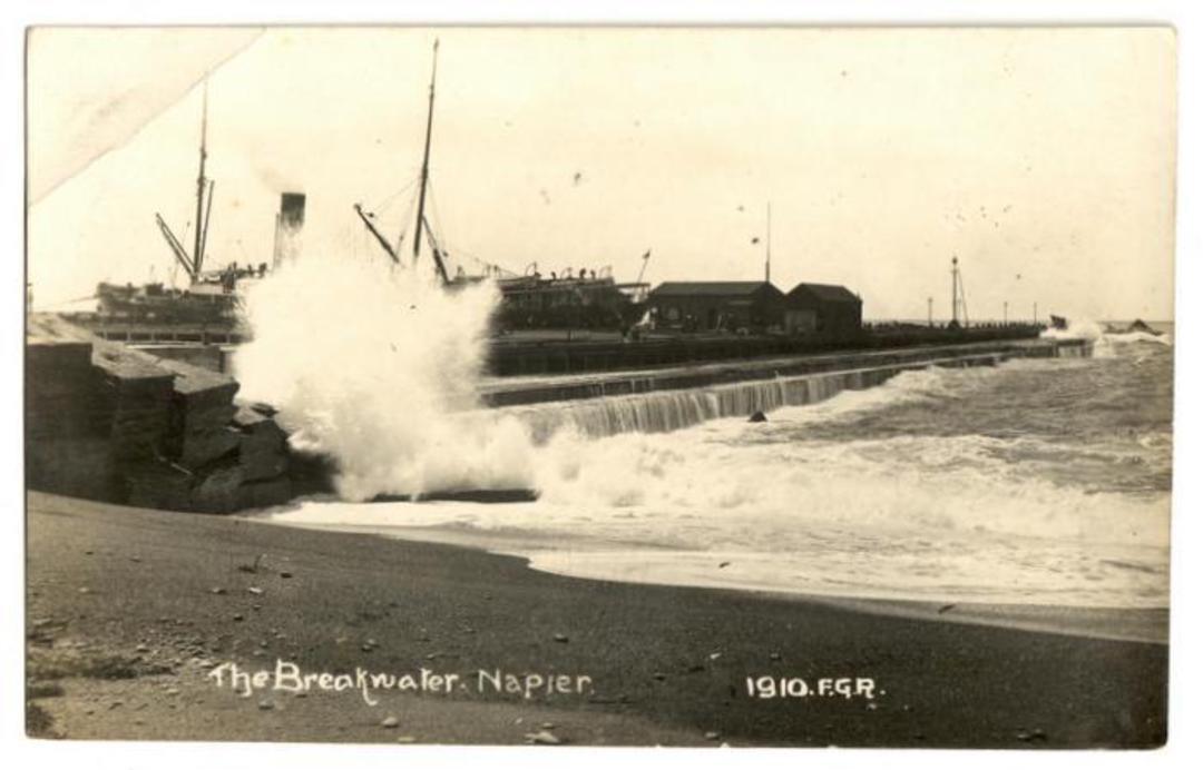 Real Photograph by Radcliffe of the Breakwater Napier. - 47916 - Postcard image 0