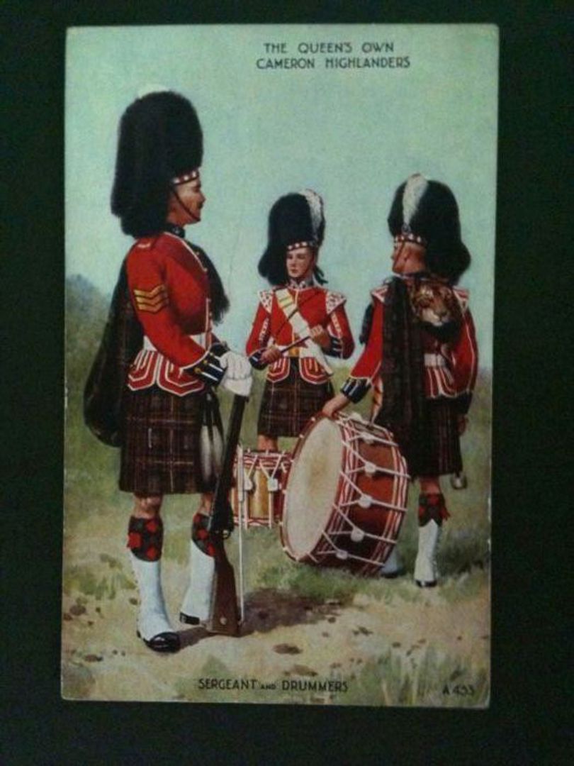 Coloured postcard by Valentines of the Queen's own Cameron Highlanders, Sergeant and Drummers. Art card. - 40036 - Postcard image 0