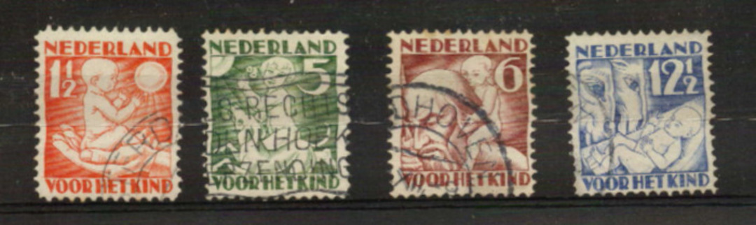 NETHERLANDS 1930 Child Welfare. Set of 4. - 21232 - FU image 0