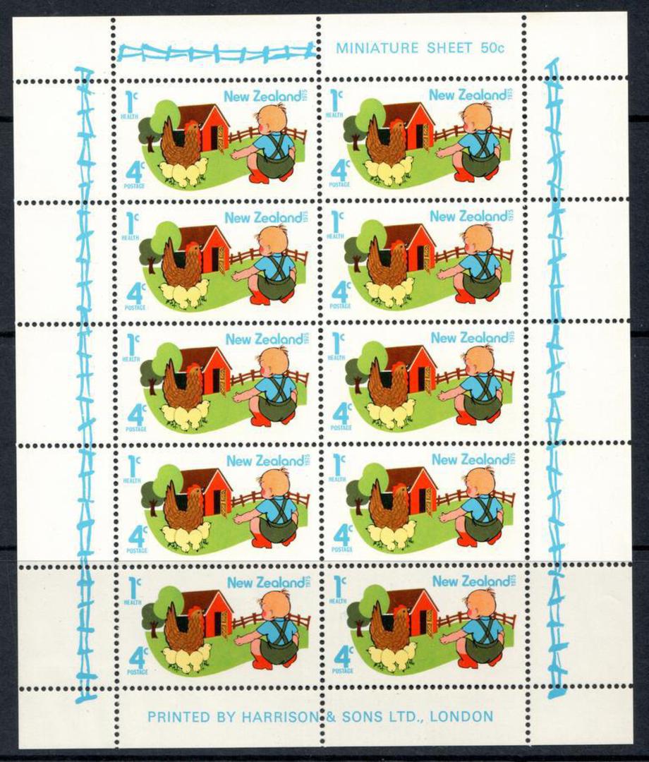 NEW ZEALAND 1975 Health Miniature Sheet.  Chickens. - 59018 - UHM image 0