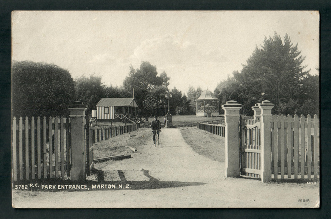 Postcard of Park Entrance Marton. - 46881 - Postcard image 0