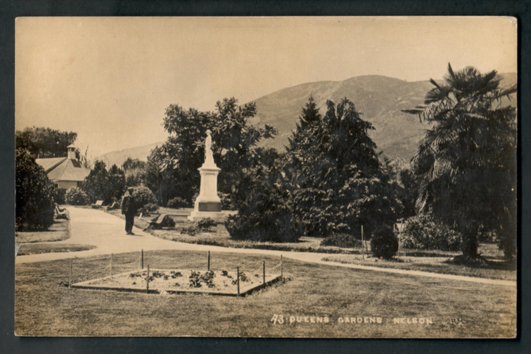 Real Photograph of Queens Gardens Nelson. - 48614 - Postcard image 0