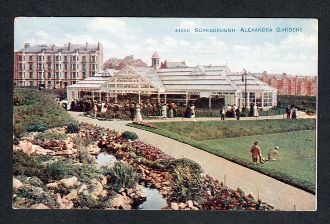 GREAT BRITAIN Postcard of Alexandra Gardens in Scarborough showing the Bowling Green. Ladies Game in progress. - 42538 - Postcar image 0