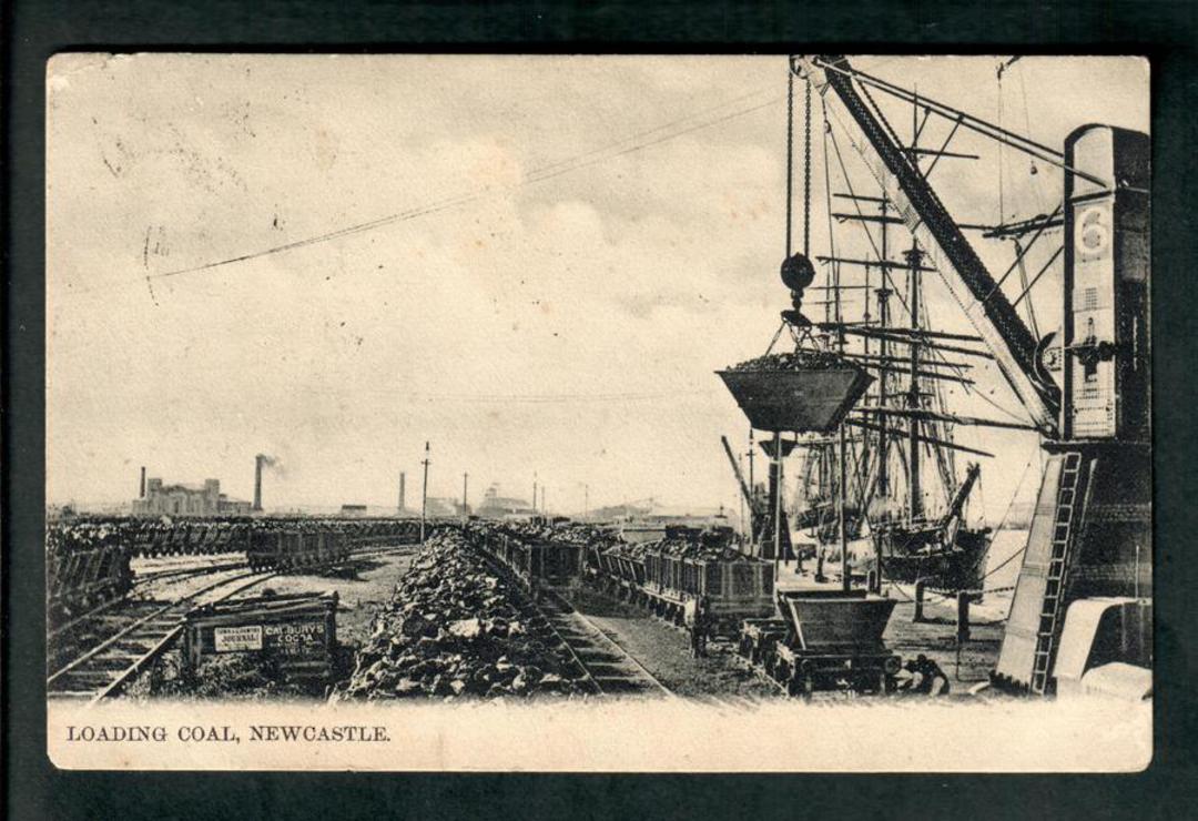 AUSTRALIA Loading Coal Newcastle. Postmark Newcastle to New Zealand. NEW SOUTH WALES 1d stamp. Perfect. - 40620 - Postcard image 0