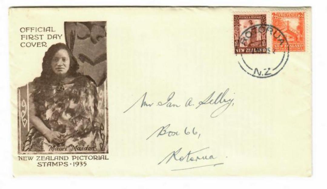 NEW ZEALAND 1935 Pictorial 1½d and 2d on first day cover. - 30070 - FDC image 0