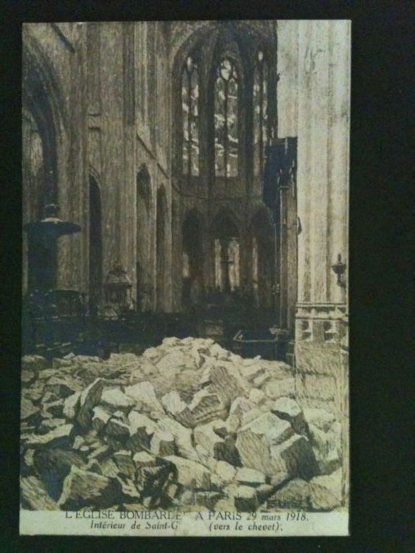 FRANCE 1918 L'Eglise Bombardee a Paris 29 Mars 1918. Interieur de Saint-Gervais. Deux Carte Postale. Vers le portail et vers le image 0