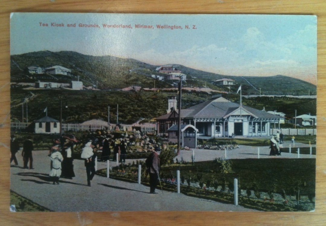 Coloured postcard of Wonderland Tea Kiosk and Grounds Wellington. - 47841 - Postcard image 0