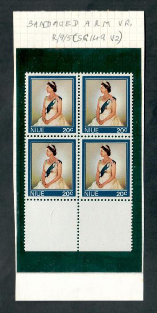 NIUE 1969 Definitive Elizabeth 2nd 20c Multicoloured. Block of 4 with the bandaged arm variety Row 9/5. - 50562 - UHM image 0