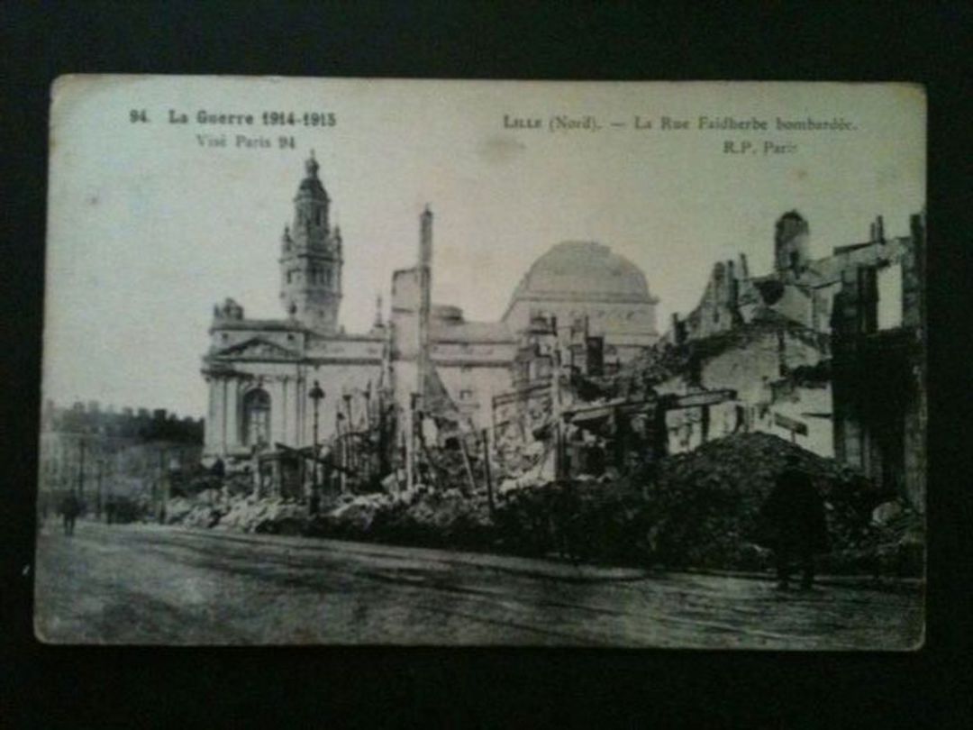 Carte Postale La Guerre 1914-1915 Lille (Nord) La Rue Faidherbe bombardee - 40123 - Postcard image 0