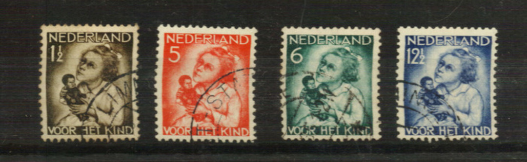 NETHERLANDS 1934 Child Welfare. Set of 4. - 21239 - FU image 0