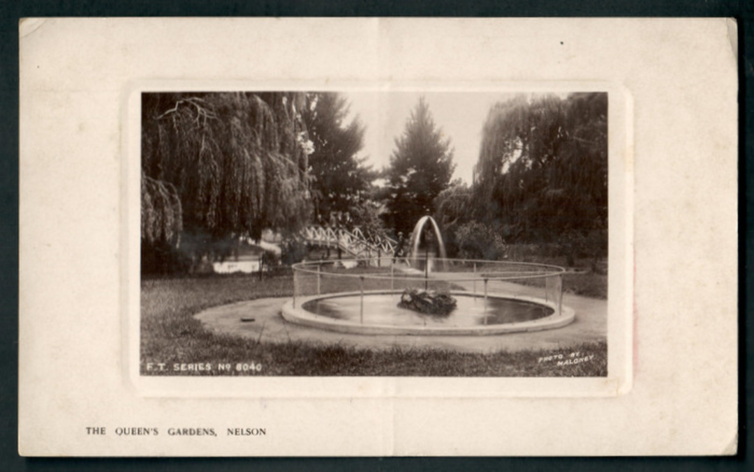 Real Photograph of the Queens Gardens Nelson. - 48628 - Postcard image 0