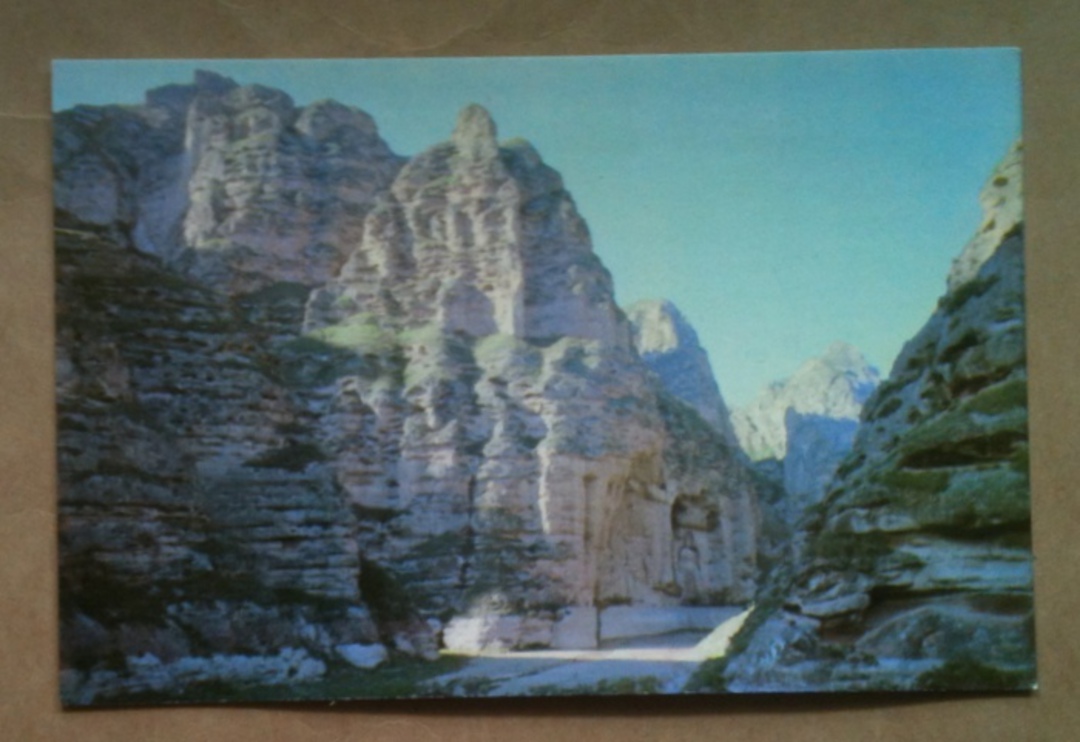 CHINA The Narrow Gorges. Modern Coloured Postcard of The Pinglinghsi Thousand Buddhas Caves. - 445130 - Postcard image 0