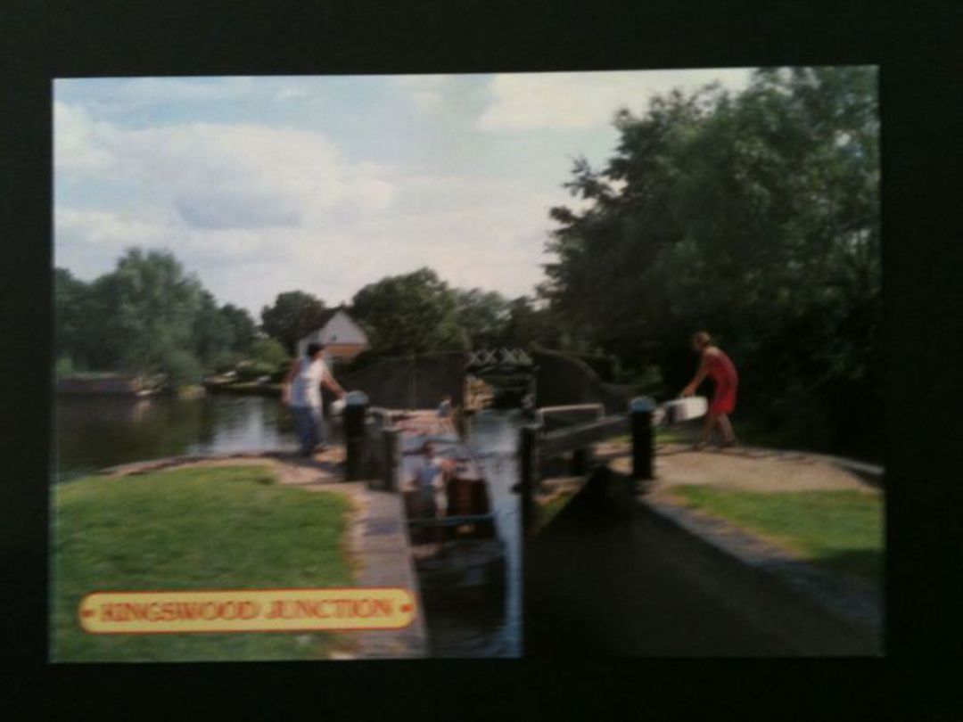 Modern Coloured Postcard of Kingswood Junction Stratford on Avon Canal. - 440048 - Postcard image 0