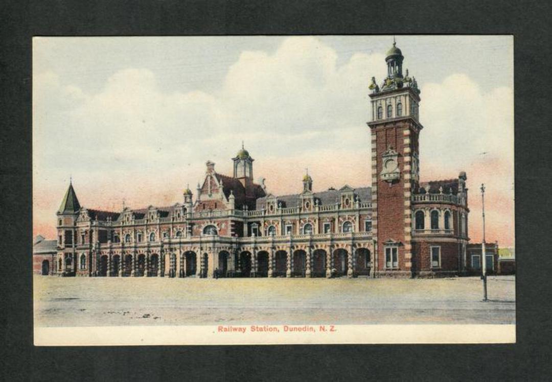 Coloured postcard of Railway Station Dunedin. - 49178 - Postcard image 0