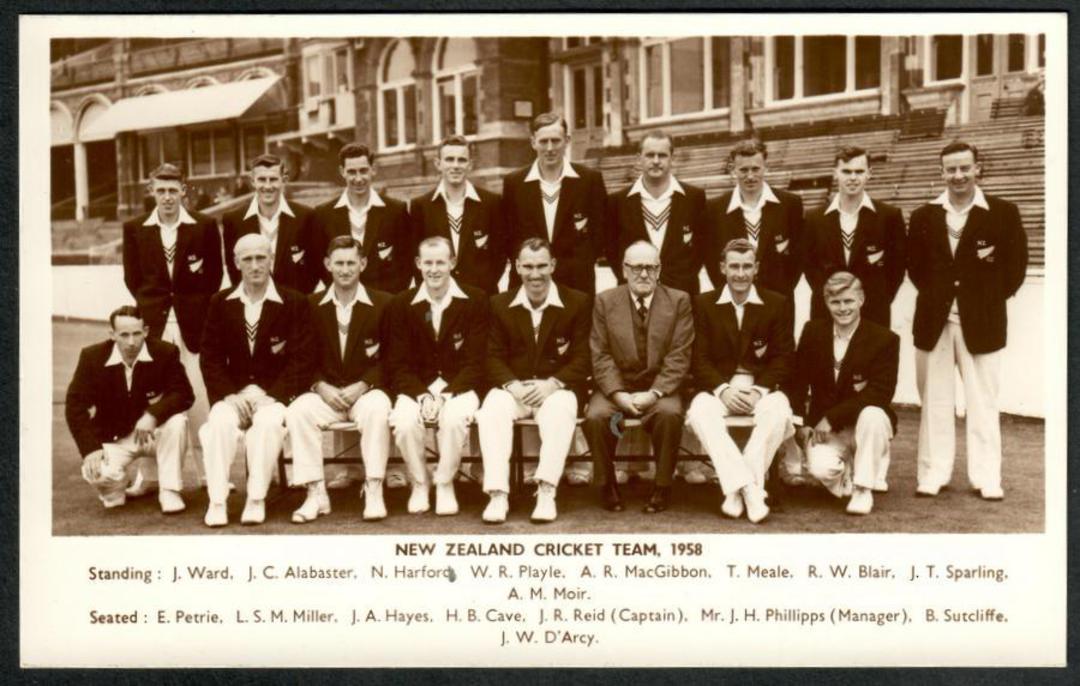 CRICKET NZ Team 1958 Real Photograph - 41482 - Postcard image 0