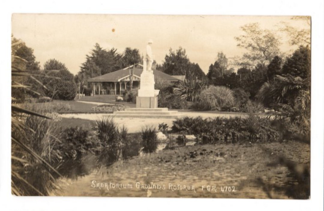 Real Photograph by Radcliffe of Sanatorium Grounds Rotorua. - 246138 - Postcard image 0