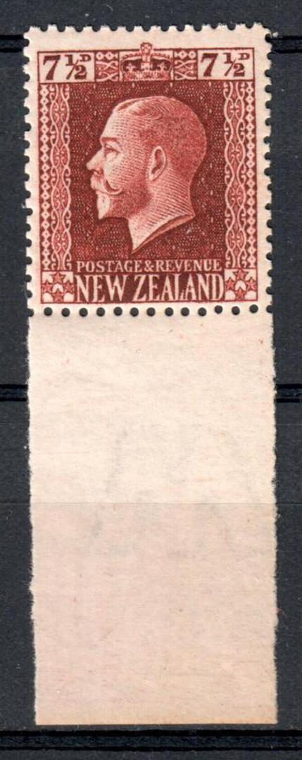 NEW ZEALAND 1915 Geo 5th Definitive 7½d Brown in fine never hinged condition with hugh lower selvedge show Letters Watermark. - image 0