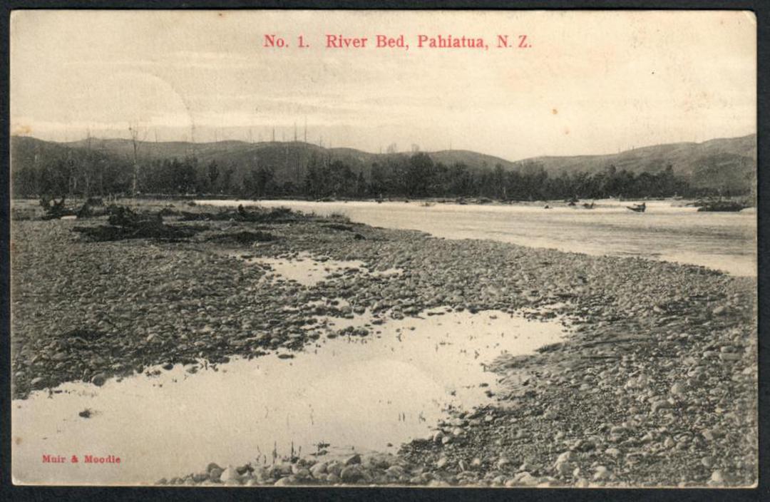PAHIATUA River Bed. Postcard by Muir & Moodie. - 47853 - Postcard image 0