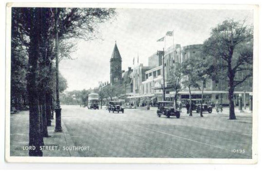 GREAT BRITAIN Postcard of Lord Street Southport. Good view of Cars and Double-Decker Bus. - 41608 - Postcard image 0