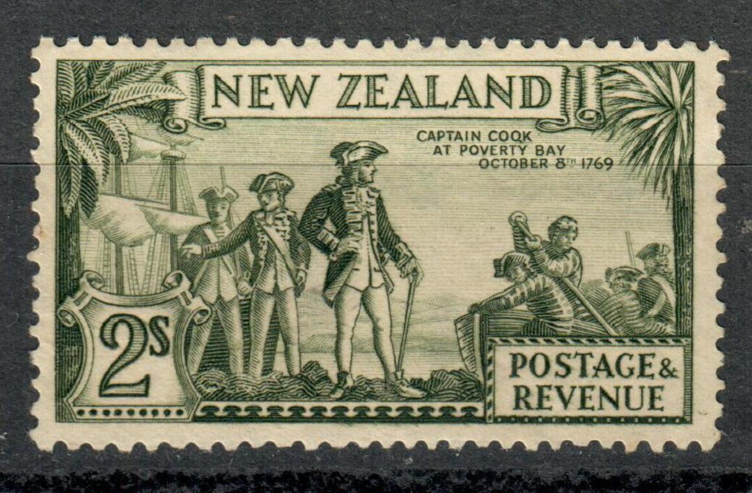 NEW ZEALAND 1935 Pictorial 2/- Olive-Green. Perf 13-14x13½.   Captain Coqk flaw. - 79444 - j image 0
