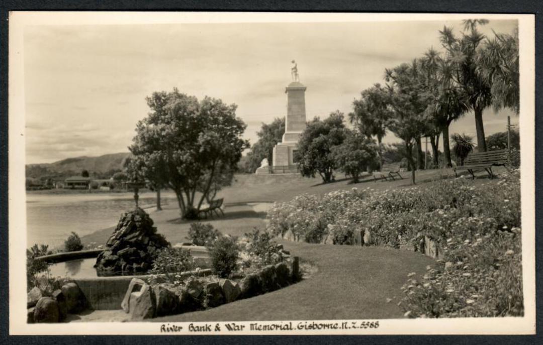GISBORNE River Bank and War Memorial. Real Photograph by A B Hurst & Son. - 48190 - Postcard image 0