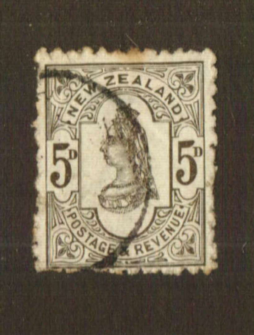 NEW ZEALAND 1882 Victoria 1st Second Sideface 5d Grey. Good copy. - 74726 - Used image 0