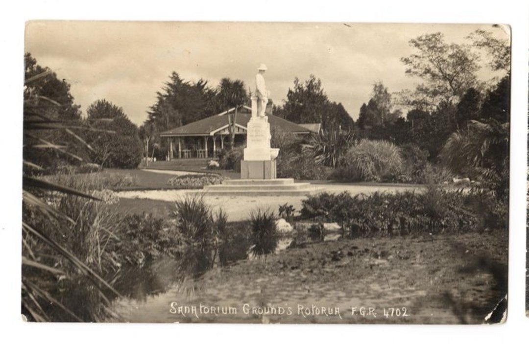 Real Photograph by Radcliffe of Sanitorium Grounds Rotorua. Very slight damage bottom right. - 46108 - Postcard image 0