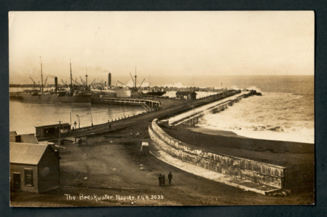 Real Photograph by Radcliffe of The Breakwater Napier. - 48077 - Postcard image 0