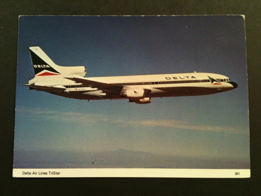 Modern Coloured Postcard of Delta Airlines TriStar. - 40963 - Postcard image 0