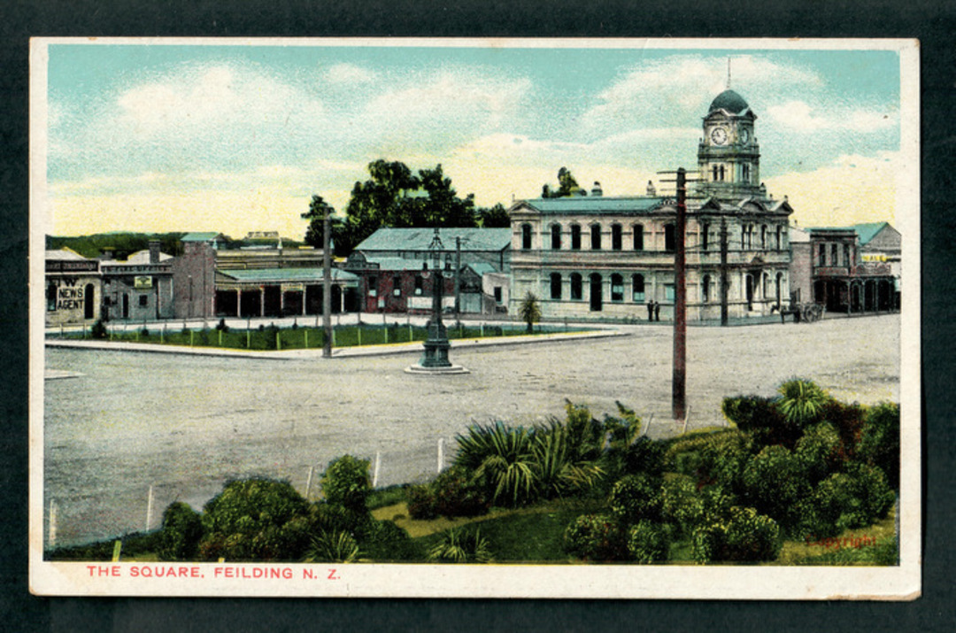 Coloured postcard of The Square Fielding. - 47267 - Postcard image 0