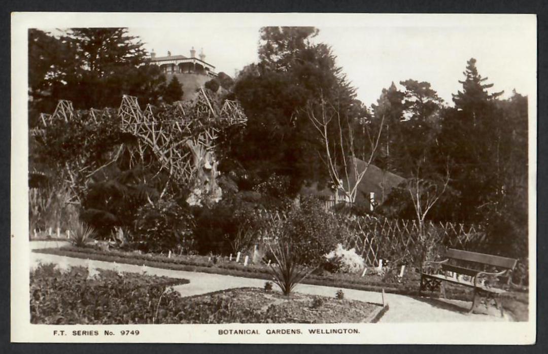 Real Photograph of Botannical Gardens Wellington. - 47469 - Postcard image 0