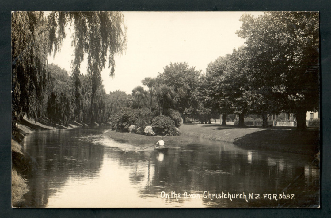 Real Photograph by Radcliffe. On the Avon Christchurch. - 48327 - Postcard image 0