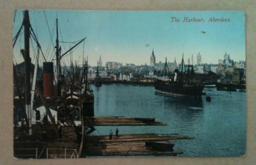 Coloured postcard of the Harbour Aberdeen. - 242564 - Postcard image 0