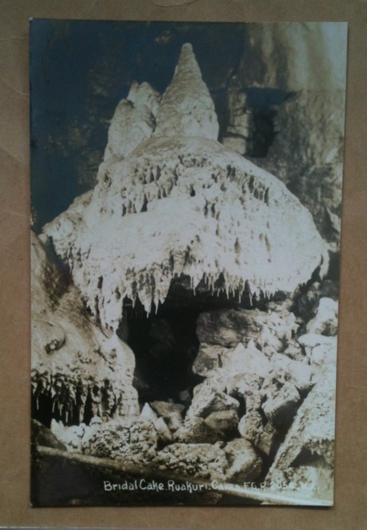 Real Photograph by Radcliffe of Bridal Cake Ruakuri Cave Waitomo. - 46470 - Postcard image 0