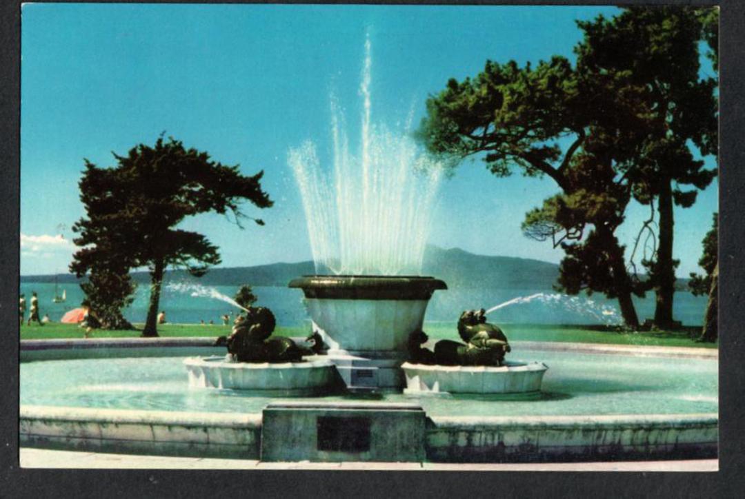 Modern Coloured Postcard by G B Scott of Davis Memorial Fountain Mission Bay Auckland. - 444360 - Postcard image 0