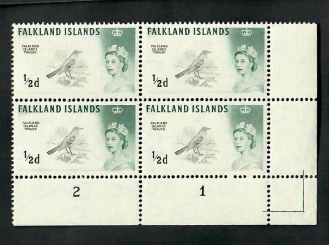 FALKLAND ISLANDS 160 Elizabeth 2nd Definitive ½d Black and Green. Positional Block of 4 with the flaw "weak entry". - 21556 - UH image 0