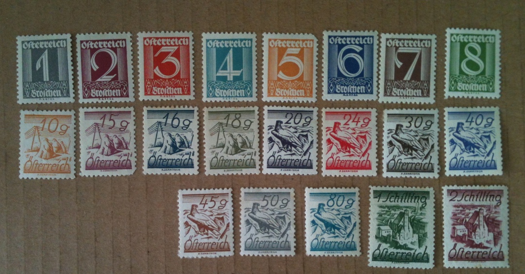AUSTRIA 1925 Definitives. Set of 21. Two of the lower values are damaged. - 25526 - Mint image 0