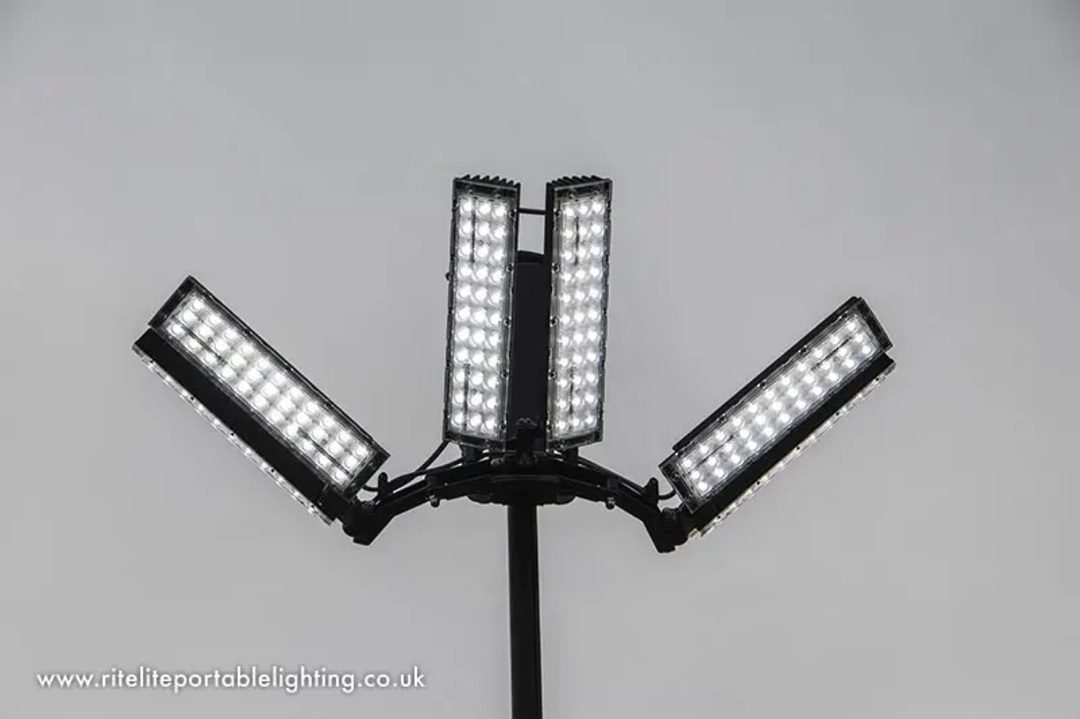 K45 Portable LED Light Stand - Motorised image 6